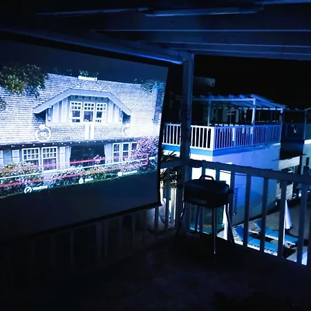 مكان تخييم Sunshine Schitu