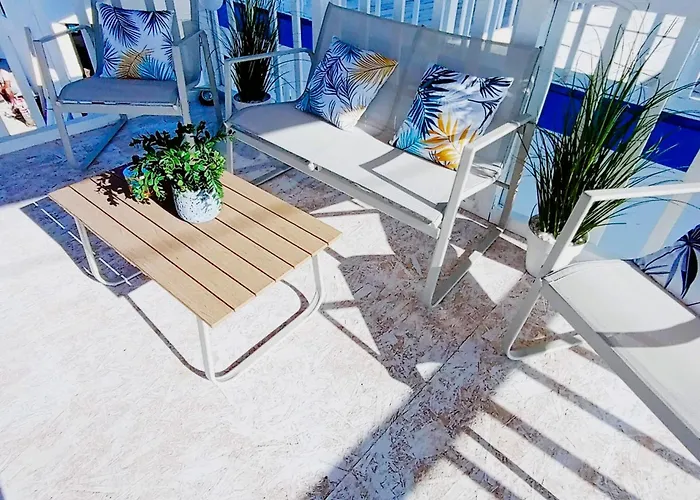 Sunshine Campsite Schitu